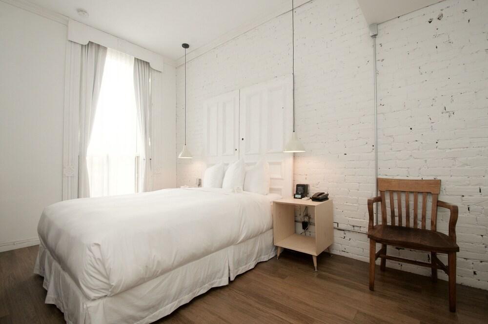 Ambrose House & Cafe - Self Check-In Guesthouse Монреаль Экстерьер фото