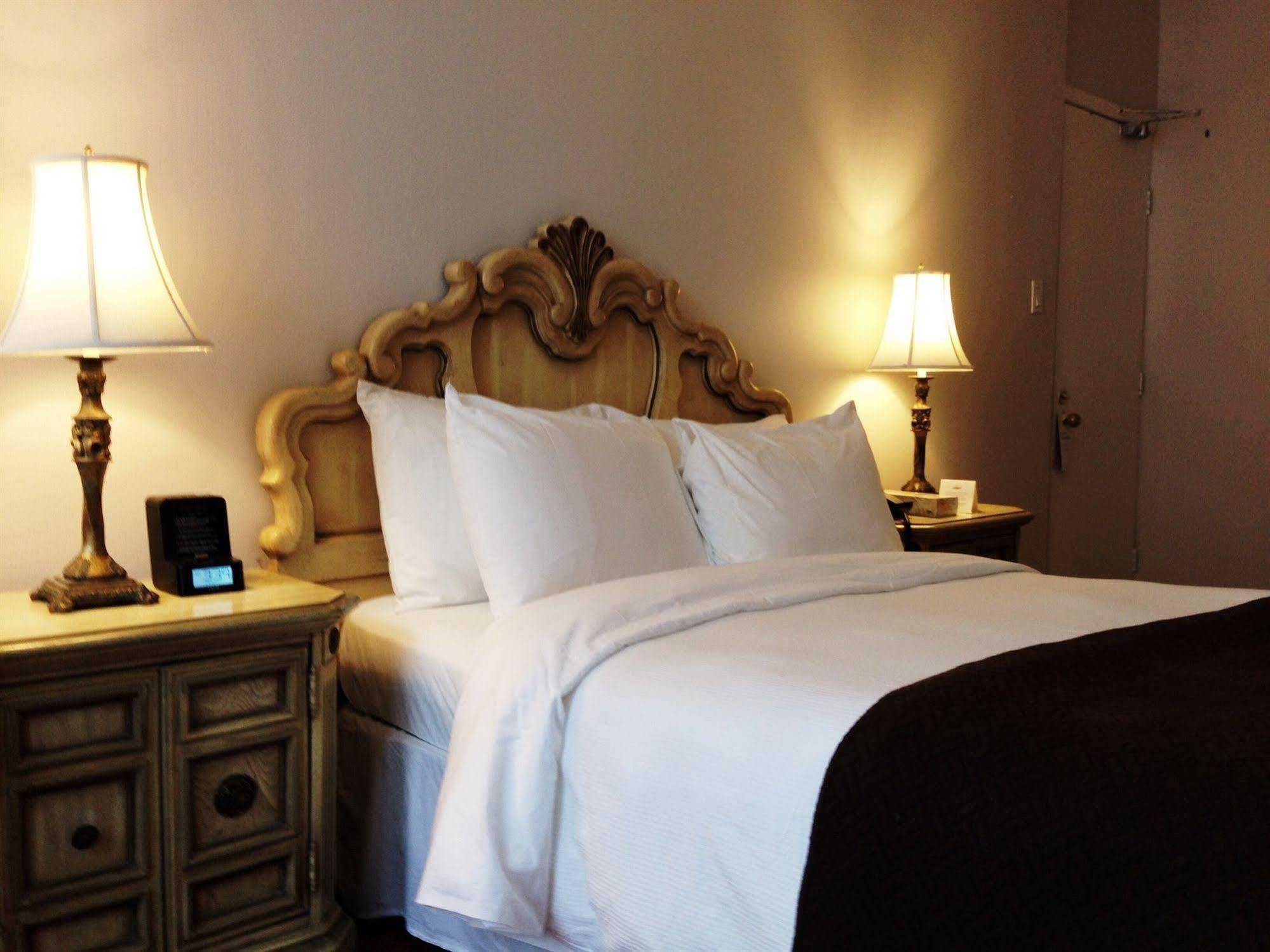 Ambrose House & Cafe - Self Check-In Guesthouse Монреаль Экстерьер фото